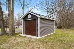 531 Foxmoor Dr, Plainwell, MI 49080 - Photo 9