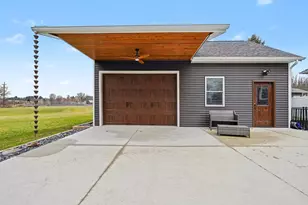 531 Foxmoor Dr, Plainwell, MI 49080 - Photo 5