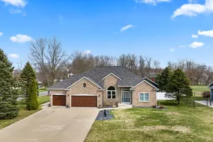 531 Foxmoor Dr, Plainwell, MI 49080 - Photo 1