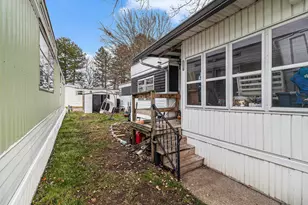 3527 Hoyt St, Norton Shores, MI 49444 - Photo 3