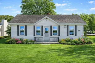11637 Algonquin Dr, Pinckney, MI 48169 - Photo 1