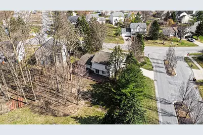 3589 Meadow Grove Drive, Kentwood, MI 49512 - Photo 7