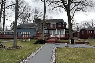 2454 Oakwood Dr, Hillsdale, MI 49242 - Photo 1