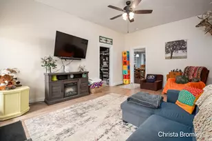 517 Front St, Lowell, MI 49331 - Photo 3