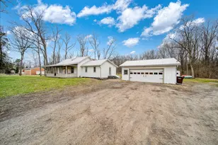 6830 Paddock Ln, Jackson, MI 49201 - Photo 3