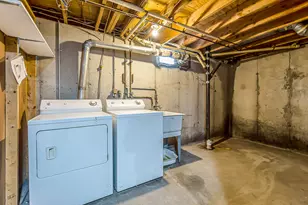 635 Dellwood Dr, Ann Arbor, MI 48103 - Photo 25