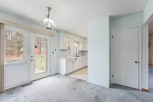 635 Dellwood Dr, Ann Arbor, MI 48103 - Photo 7