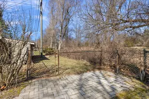 764 Manor Dr, Milford, MI 48381 - Photo 13