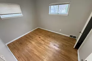 24823 Wilmot Ave, Eastpointe, MI 48021 - Photo 7