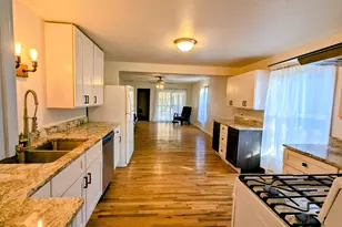 27 W Wood St, Newaygo, MI 49337 - Photo 7