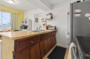 413 Forest St, Westland, MI 48186 - Photo 9