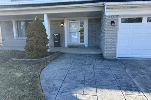 26429 Wilson Dr, Dearborn Heights, MI 48127 - Photo 3