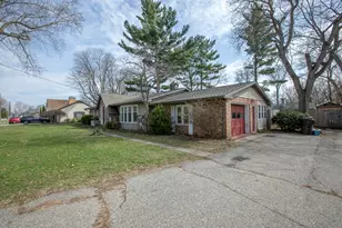 81 Maple Ln, Coldwater, MI 49036 - Photo 3