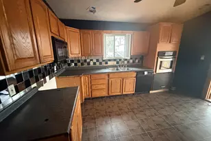 1747 Tennis Ct, Pleasant Lake, MI 49272 - Photo 3