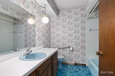 17075 Lakeview Road, Holland, MI 49424 - Photo 15