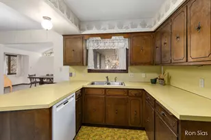 17075 Lakeview Rd, Holland, MI 49424 - Photo 5