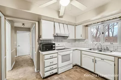 4867 Northview Avenue NE, Grand Rapids, MI 49525 - Photo 9