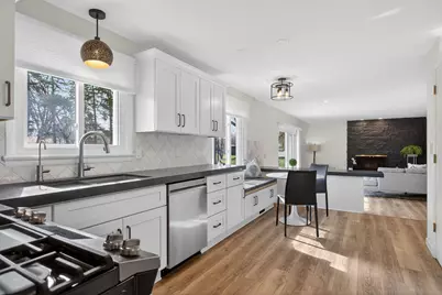 837 Thorntree Boulevard, Jackson, MI 49203 - Photo 9