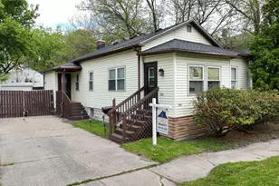909 N Granger St, Saginaw, MI 48602 - Photo 1