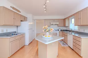 3162 Shamrock Ct, Ann Arbor, MI 48105 - Photo 27