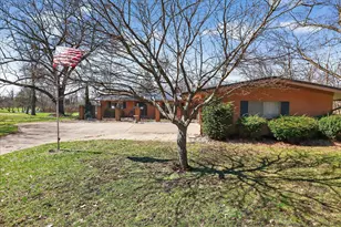 70506 Sunrise Dr, Edwardsburg, MI 49112 - Photo 3