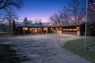 70506 Sunrise Dr, Edwardsburg, MI 49112 - Photo 1