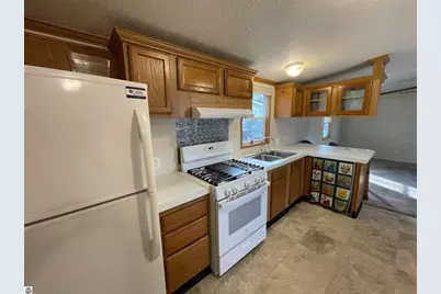 310 Kristy Jo Street, Cadillac, MI 49601 - Photo 9