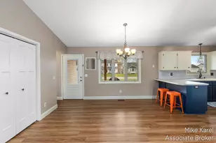 3829 Black Creek Dr, Hudsonville, MI 49426 - Photo 7