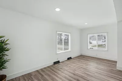 239 E Isabella Avenue, Muskegon, MI 49442 - Photo 7