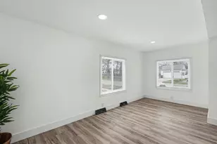 239 E Isabella Ave, Muskegon, MI 49442 - Photo 7