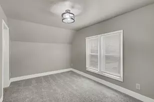 239 E Isabella Ave, Muskegon, MI 49442 - Photo 25