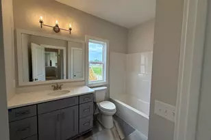 11665 Cherrybud Dr, Holland, MI 49424 - Photo 9
