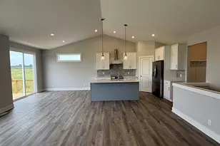 11665 Cherrybud Dr, Holland, MI 49424 - Photo 3