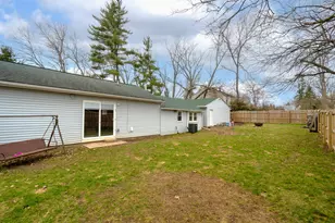 2428 Edgewood Dr, Kalamazoo, MI 49008 - Photo 25