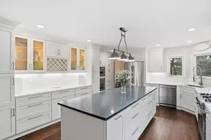 11542 Lancelot Ln, Pinckney, MI 48169 - Photo 13