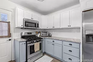 2226 Greenview Dr SW, Wyoming, MI 49519 - Photo 19