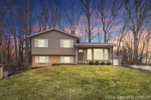 2226 Greenview Dr SW, Wyoming, MI 49519 - Photo 11