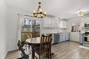 2226 Greenview Dr SW, Wyoming, MI 49519 - Photo 17