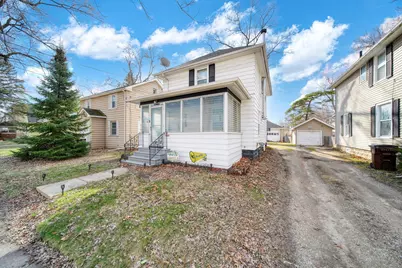 414 N Pleasant Street, Jackson, MI 49202 - Photo 1