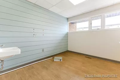 4260 Plainfield Avenue NE, Grand Rapids, MI 49525 - Photo 7