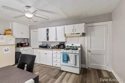 737 Clancy Avenue NE, Grand Rapids, MI 49503 - Photo 11