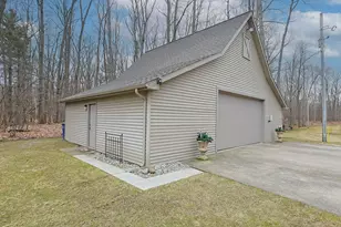 9593 Oakley Rd, Saint Charles, MI 48655 - Photo 15