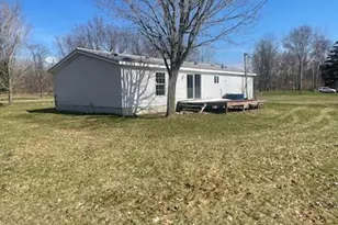 44 E Howard St, Grand Junction, MI 49056 - Photo 5
