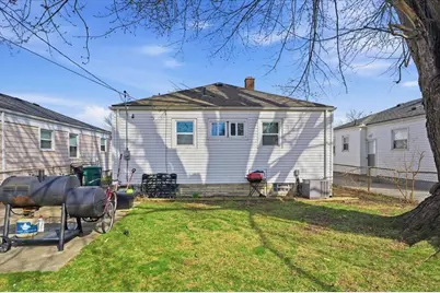 24883 Brittany Avenue, Eastpointe, MI 48021 - Photo 5