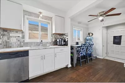 24883 Brittany Avenue, Eastpointe, MI 48021 - Photo 11