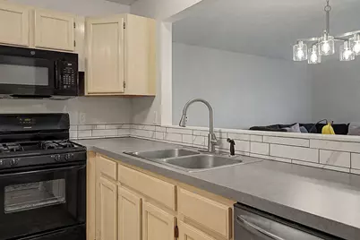 5423 Rivertown Circle SW, Wyoming, MI 49418 - Photo 5