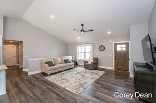 6286 Parker St, Allendale, MI 49401 - Photo 9