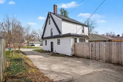 2443 Cherrywood Court SW, Wyoming, MI 49519 - Photo 5