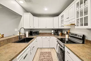 260 Kenyon Dr, Troy, MI 48083 - Photo 11