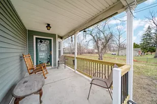 826 Carl Breeding Wy, Jackson, MI 49203 - Photo 5